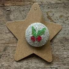 Christmas badge - Holly