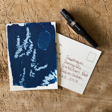 Pack watercolour postcards