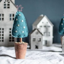 Make your own felt Christmas tree